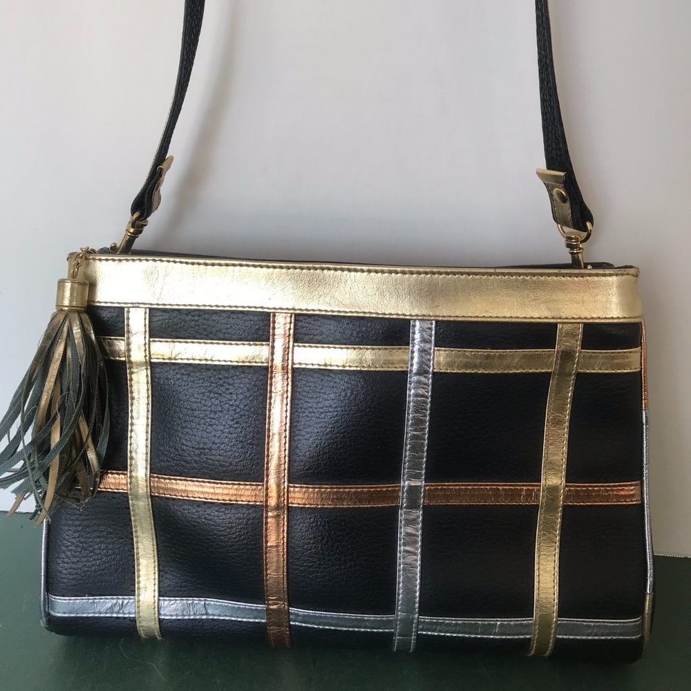 Warren Reed Black Pebble Leather Crossbody Bag